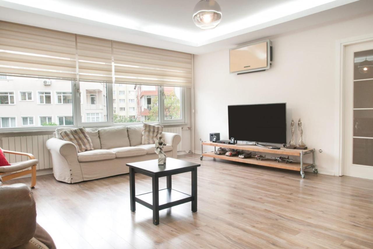 Central And Vibrant Flat With Balcony In Besiktas Istanbul Exteriör bild