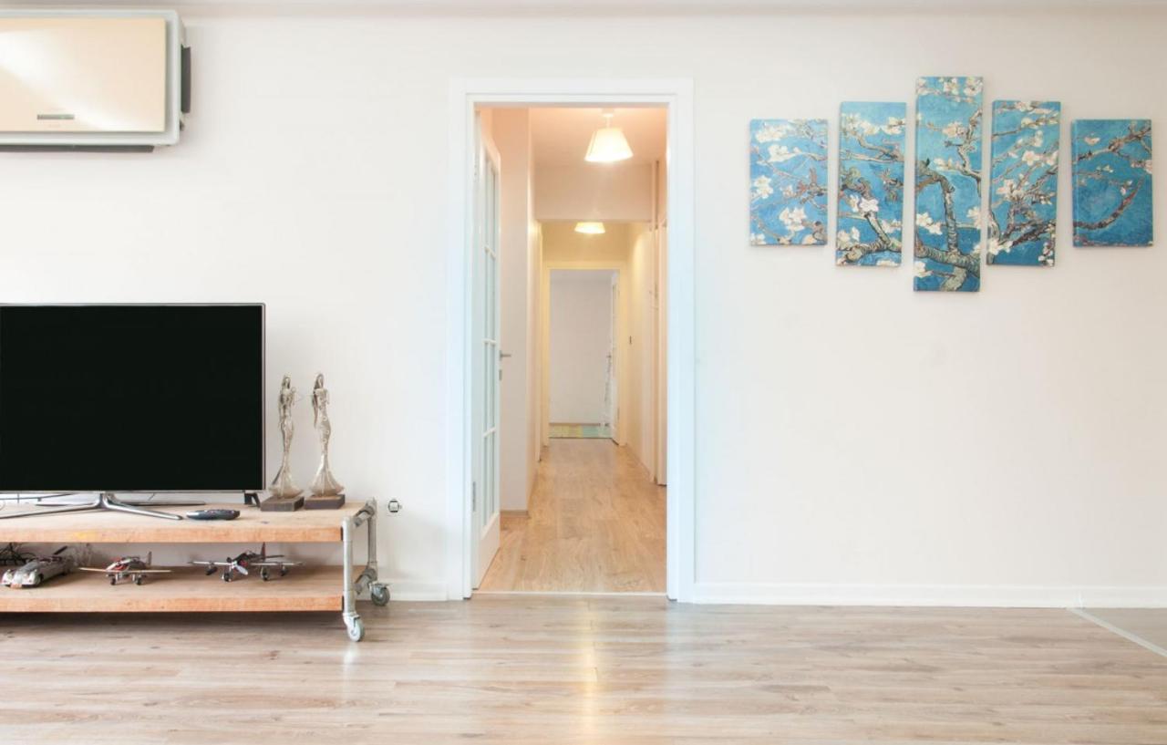 Central And Vibrant Flat With Balcony In Besiktas Istanbul Exteriör bild